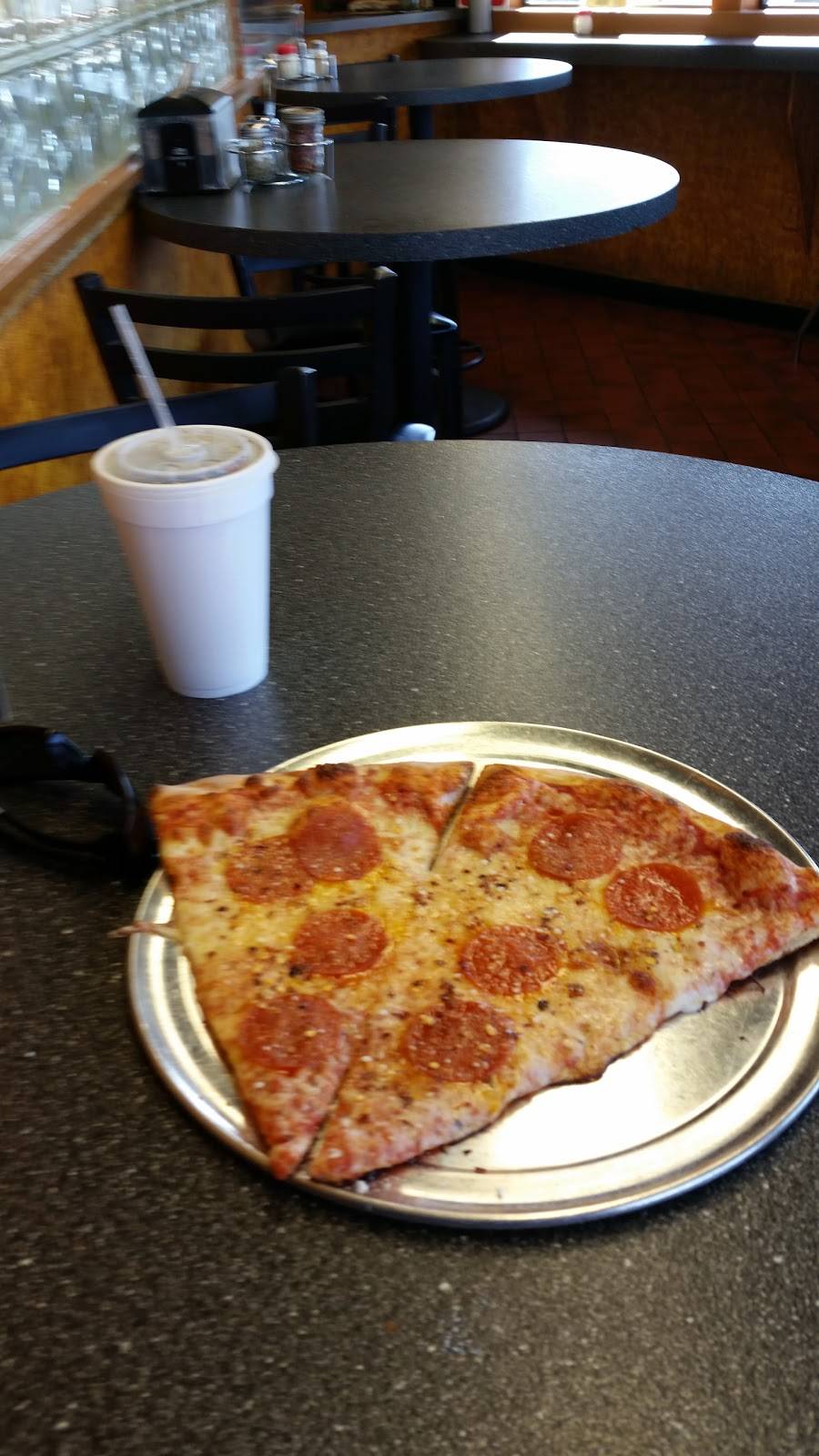 Mama Mias Pizzeria | restaurant | 706 E Wallace St, Orlando, FL 32809, USA | 4078516001 OR +1 407-851-6001