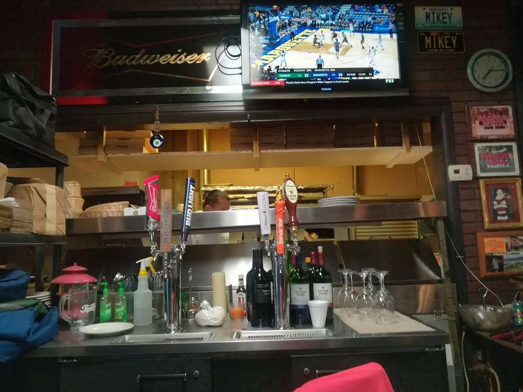 Mikeys Pizza & Italian Restaurant | restaurant | 3004, 7544 Beach Blvd, Jacksonville, FL 32216, USA | 9047217333 OR +1 904-721-7333