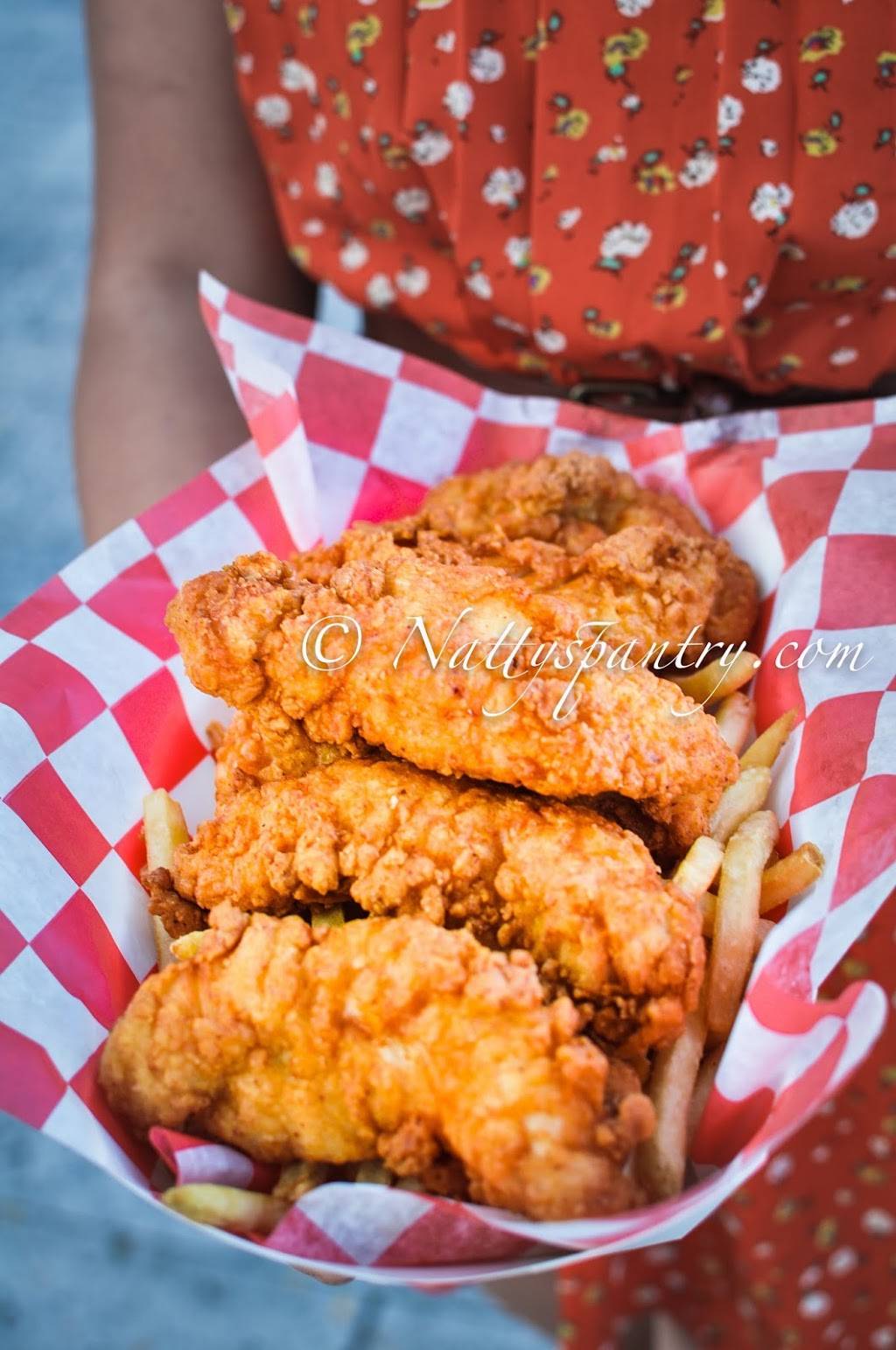 Big City Chicken | restaurant | 900 E Grand Ave, Chicago, IL 60611, USA | 3125467440 OR +1 312-546-7440