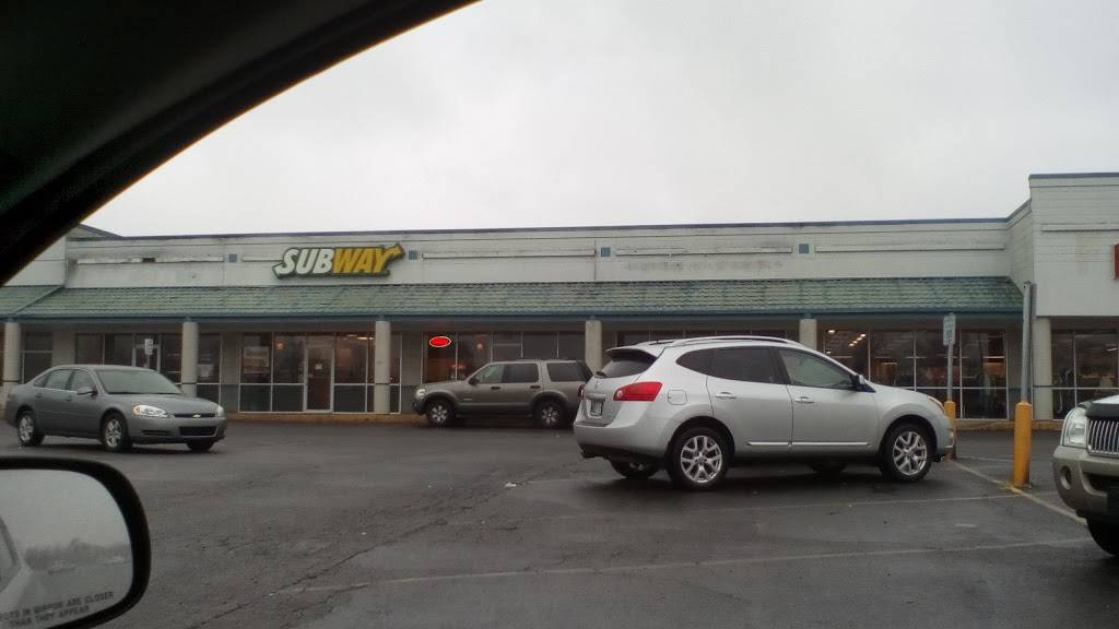 Subway | restaurant | 2170 Park Rd, Connersville, IN 47331, USA | 7658257031 OR +1 765-825-7031