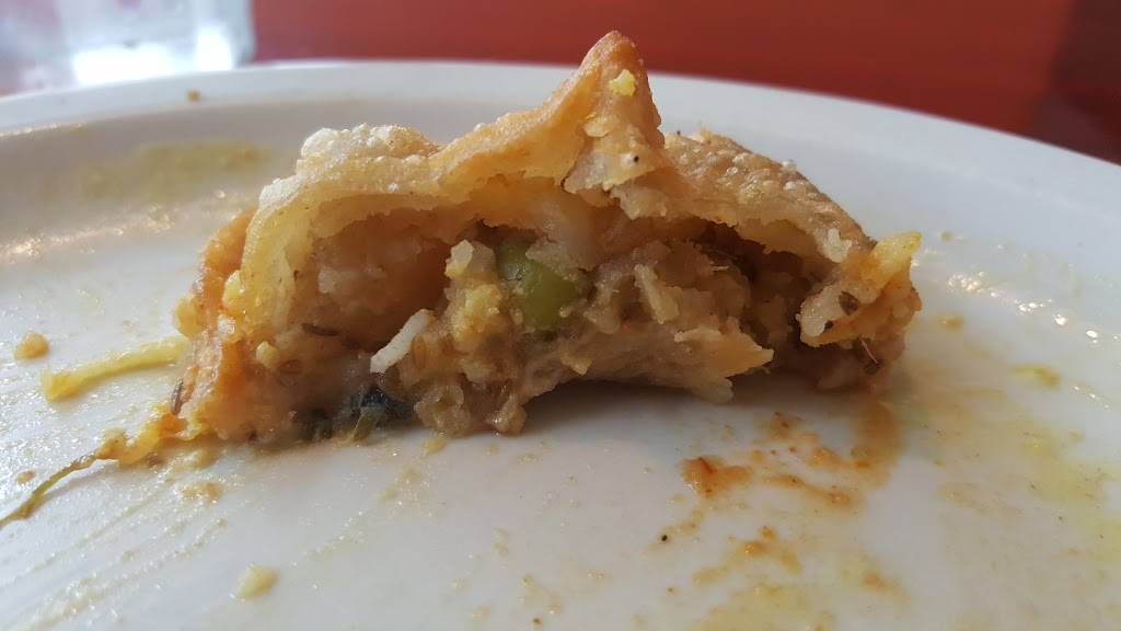 Reemas Indian Cuisine | restaurant | 607 S Illinois Ave, Carbondale, IL 62901, USA | 6184576666 OR +1 618-457-6666