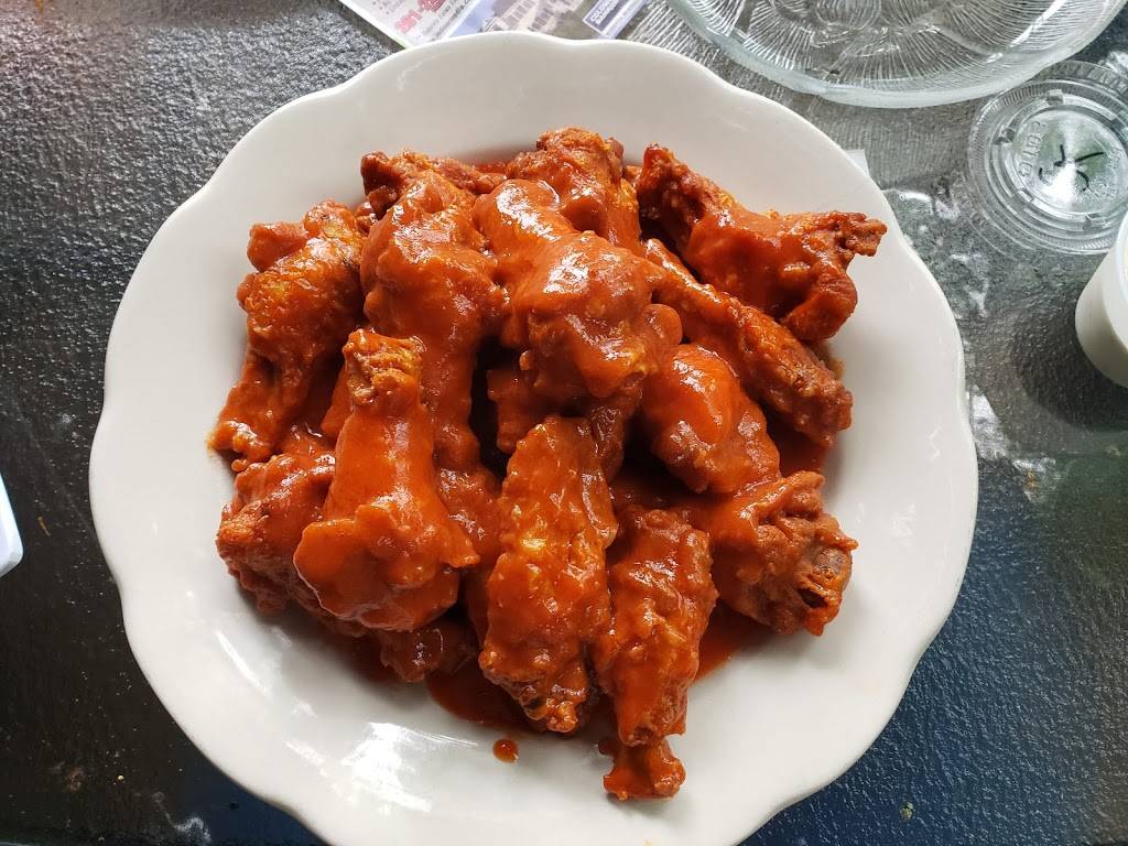 Giovannis Famous Pizza | restaurant | 160 W Central St, Natick, MA 01760, USA | 5085452291 OR +1 508-545-2291