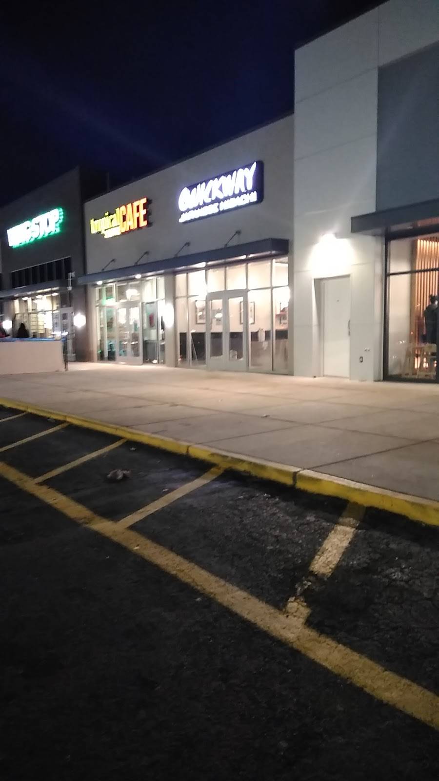 Mamma Lucia | restaurant | 3815 Branch Ave, Hillcrest Heights, MD 20748, USA | 3014231350 OR +1 301-423-1350