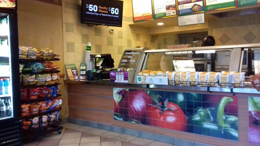 Subway Restaurants | restaurant | 21032 Victory Blvd, Woodland Hills, CA 91367, USA | 8183475825 OR +1 818-347-5825