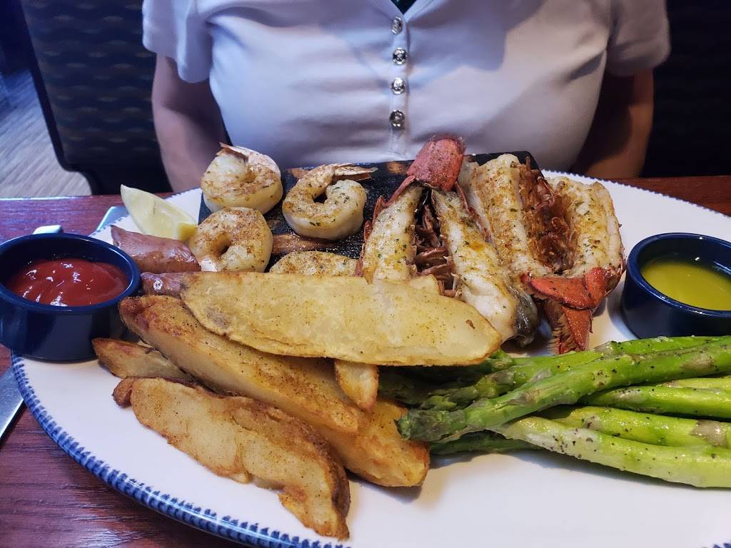 Red Lobster | restaurant | 3780 Sports Arena Blvd, San Diego, CA 92110, USA | 6192261057 OR +1 619-226-1057