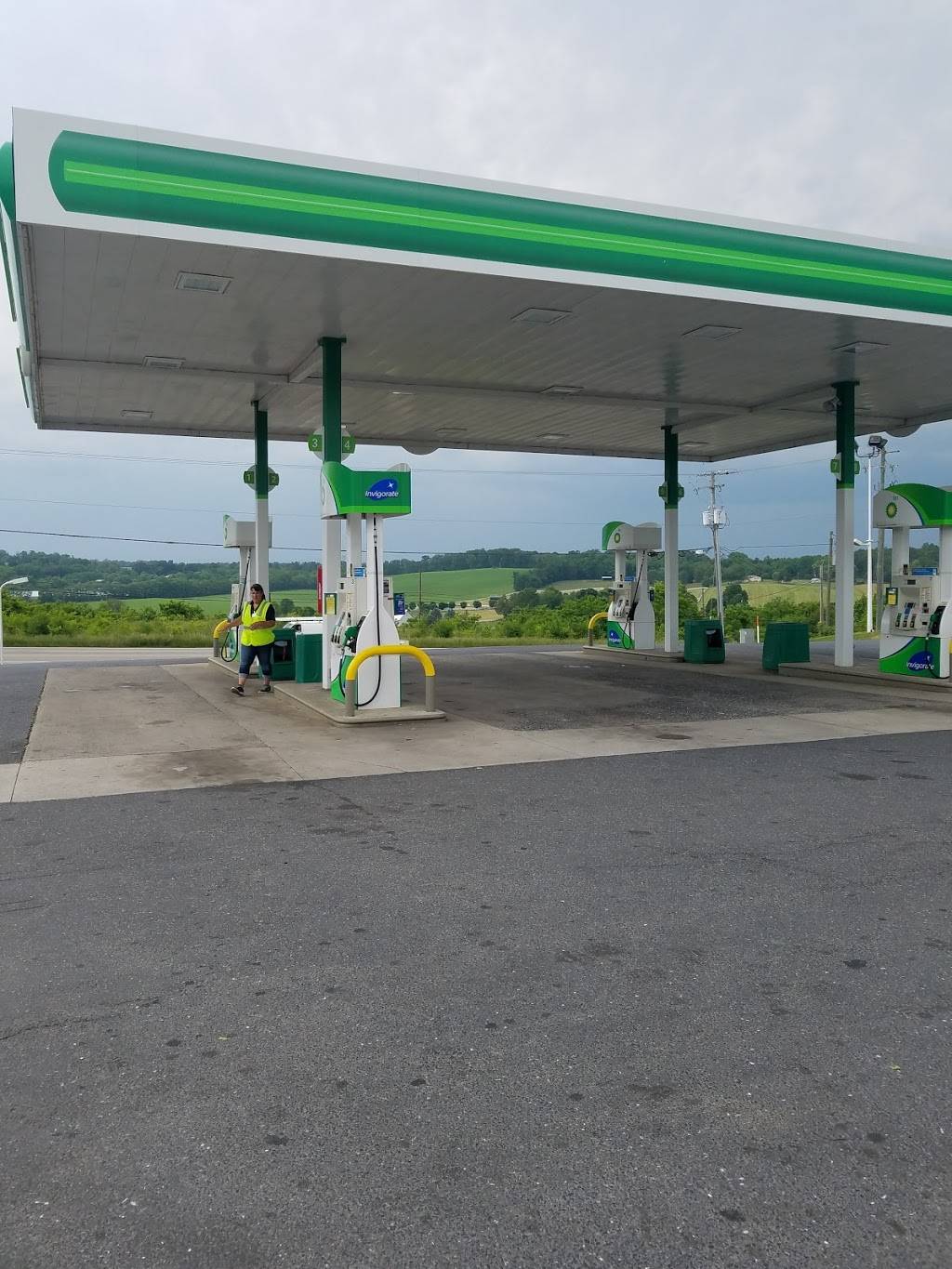 BP | restaurant | 3373 Lee Hwy, Weyers Cave, VA 24486, USA | 5402349327 OR +1 540-234-9327