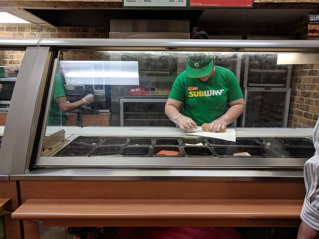 Subway | restaurant | 2021 Lynnhaven Pkwy, Virginia Beach, VA 23456, USA | 7574711100 OR +1 757-471-1100
