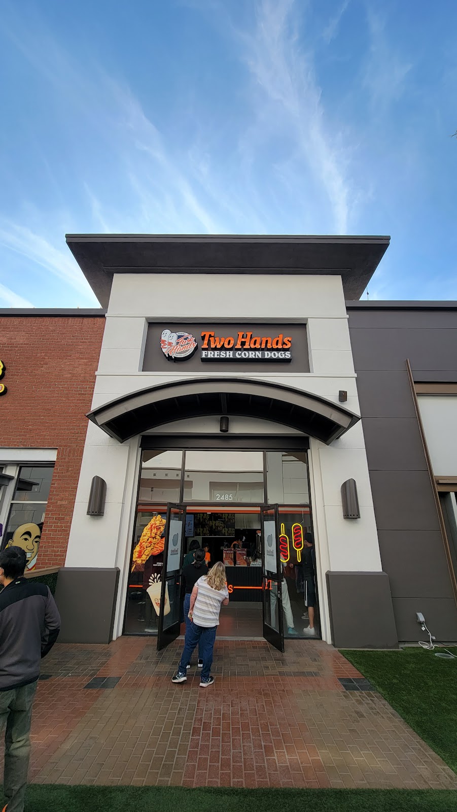 Two Hands Corn Dogs at Tustin | restaurant | 2485 Park Ave, Tustin, CA 92782, USA | 6576605182 OR +1 657-660-5182