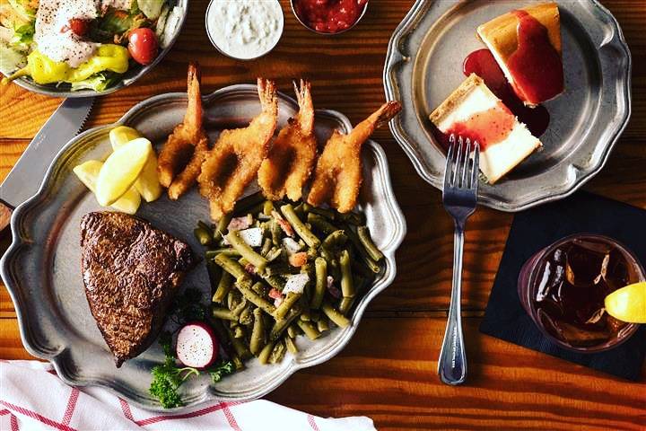 Little Red Barn Steakhouse | restaurant | 1836 S Hackberry, San Antonio, TX 78210, USA | 2105324235 OR +1 210-532-4235