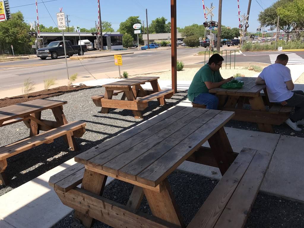 Baby Greens | restaurant | 1508 W Anderson Ln, Austin, TX 78757, USA | 5127706255 OR +1 512-770-6255