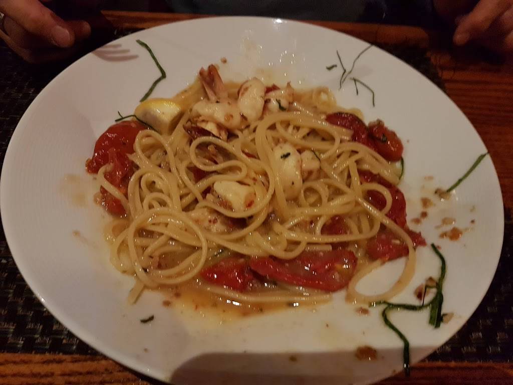 Adolfos | restaurant | 254 Worthington St, Springfield, MA 01103, USA | 4137465000 OR +1 413-746-5000