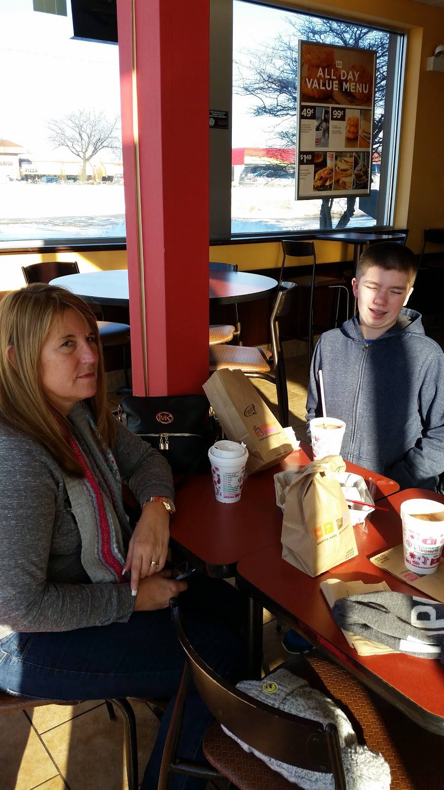 Dunkin | cafe | 880 W Army Trail Rd, Carol Stream, IL 60188, USA | 6302896568 OR +1 630-289-6568