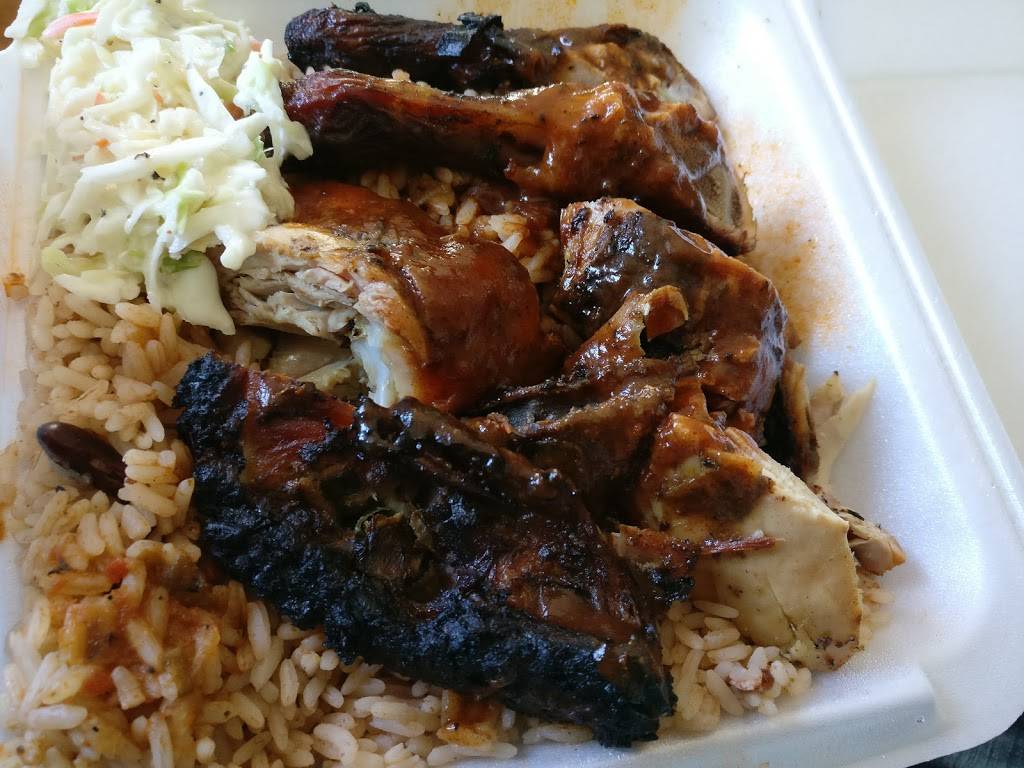 Roses Halal Kitchen | restaurant | 1960 Lawrence Ave E, Scarborough, ON M1R 2Z1, Canada | 4167314142 OR +1 416-731-4142