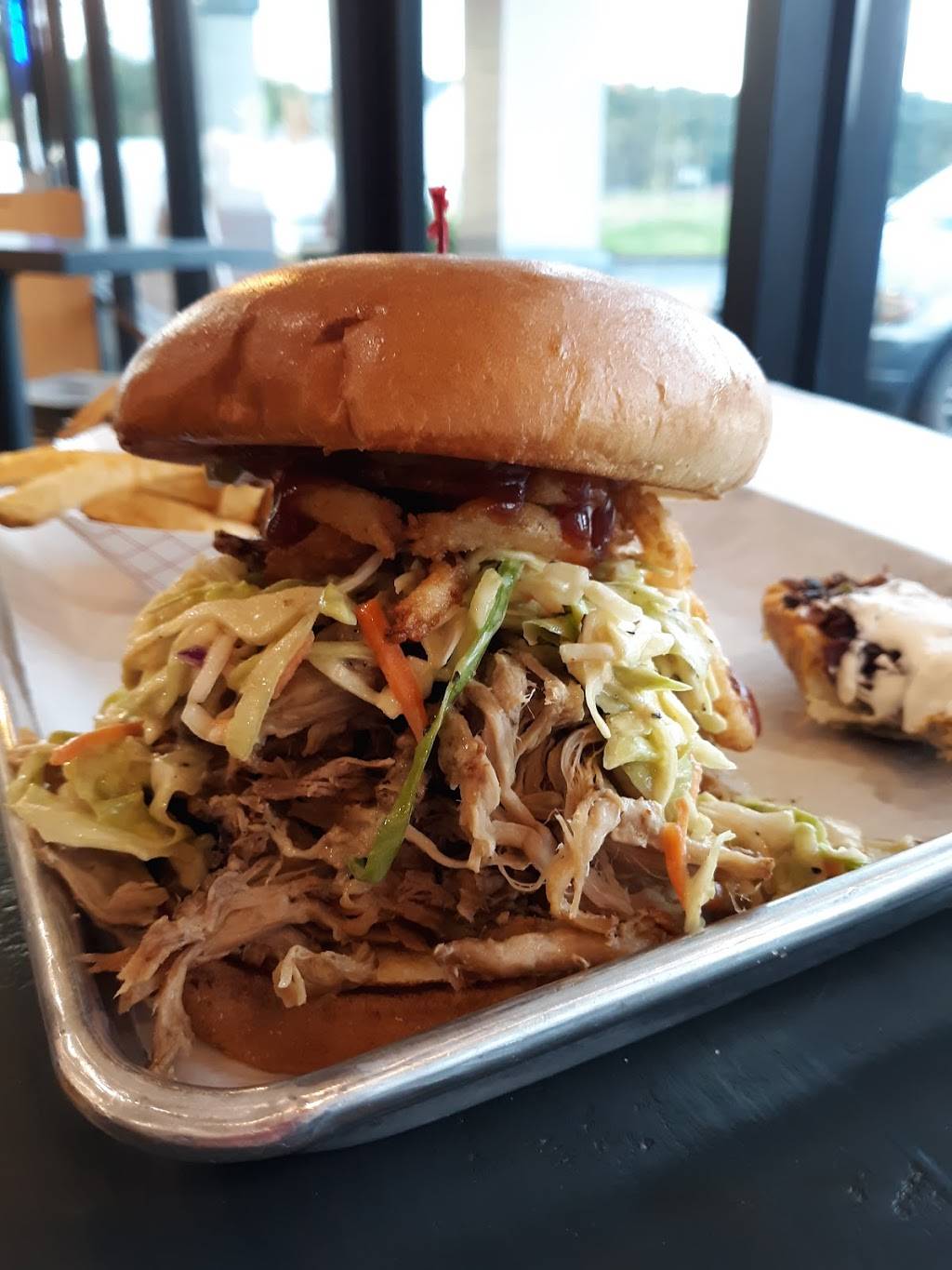 Honeybadger Grill | restaurant | 10 Oakley Plaza, Troy, MO 63379, USA | 6367752888 OR +1 636-775-2888