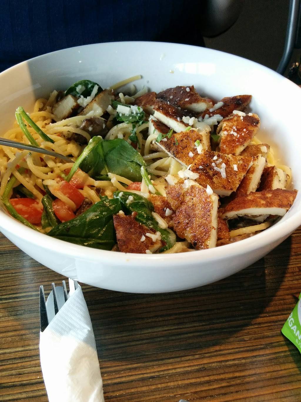 Noodles and Company | restaurant | 193 Pavilion Pkwy, Newport, KY 41071, USA | 8594317600 OR +1 859-431-7600