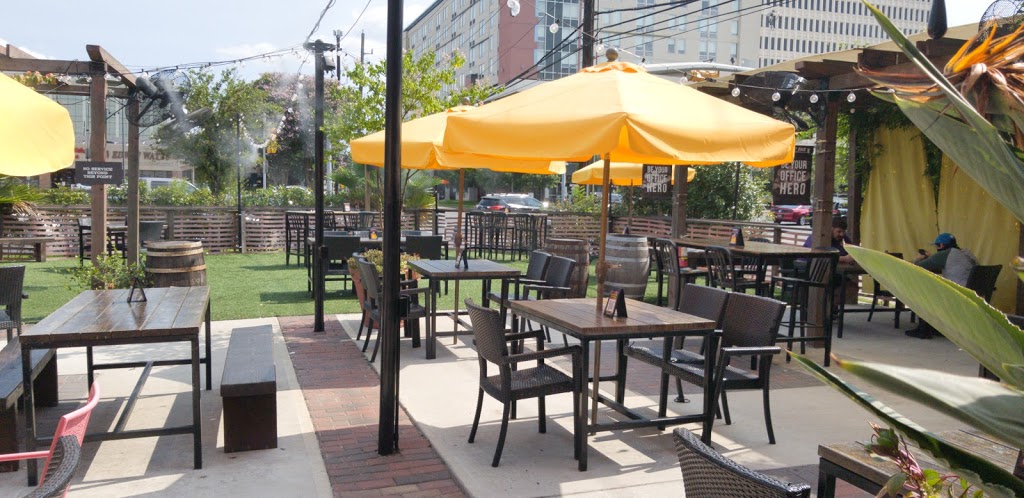 The West End - A Public House | restaurant | 5320 Westheimer Rd, Houston, TX 77056, USA | 7135900616 OR +1 713-590-0616