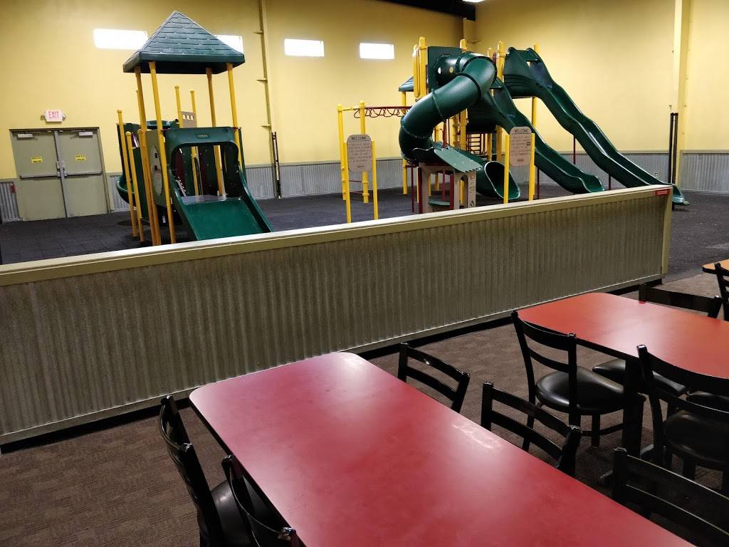 Putters Family Entertainment Center | restaurant | 1156 OR-99, Eugene, OR 97402, USA | 5416888901 OR +1 541-688-8901