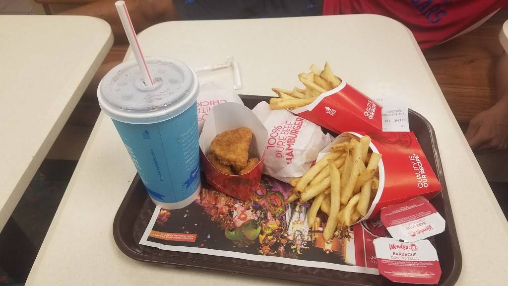 Wendys | restaurant | 775 Summit St, Crescent City, FL 32112, USA | 3864635027 OR +1 386-463-5027