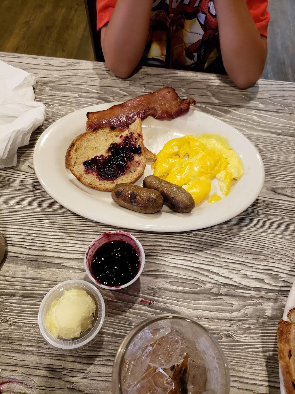 The Farmers Wife | restaurant | 6533 W Mitchell St, West Allis, WI 53214, USA | 4144888296 OR +1 414-488-8296