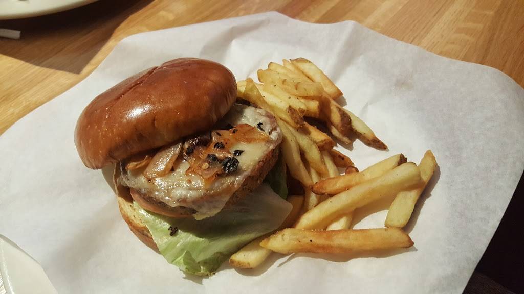 Old Chicago Pizza and Taproom | restaurant | 5319 E Mockingbird Ln #100, Dallas, TX 75206, USA | 2148215700 OR +1 214-821-5700