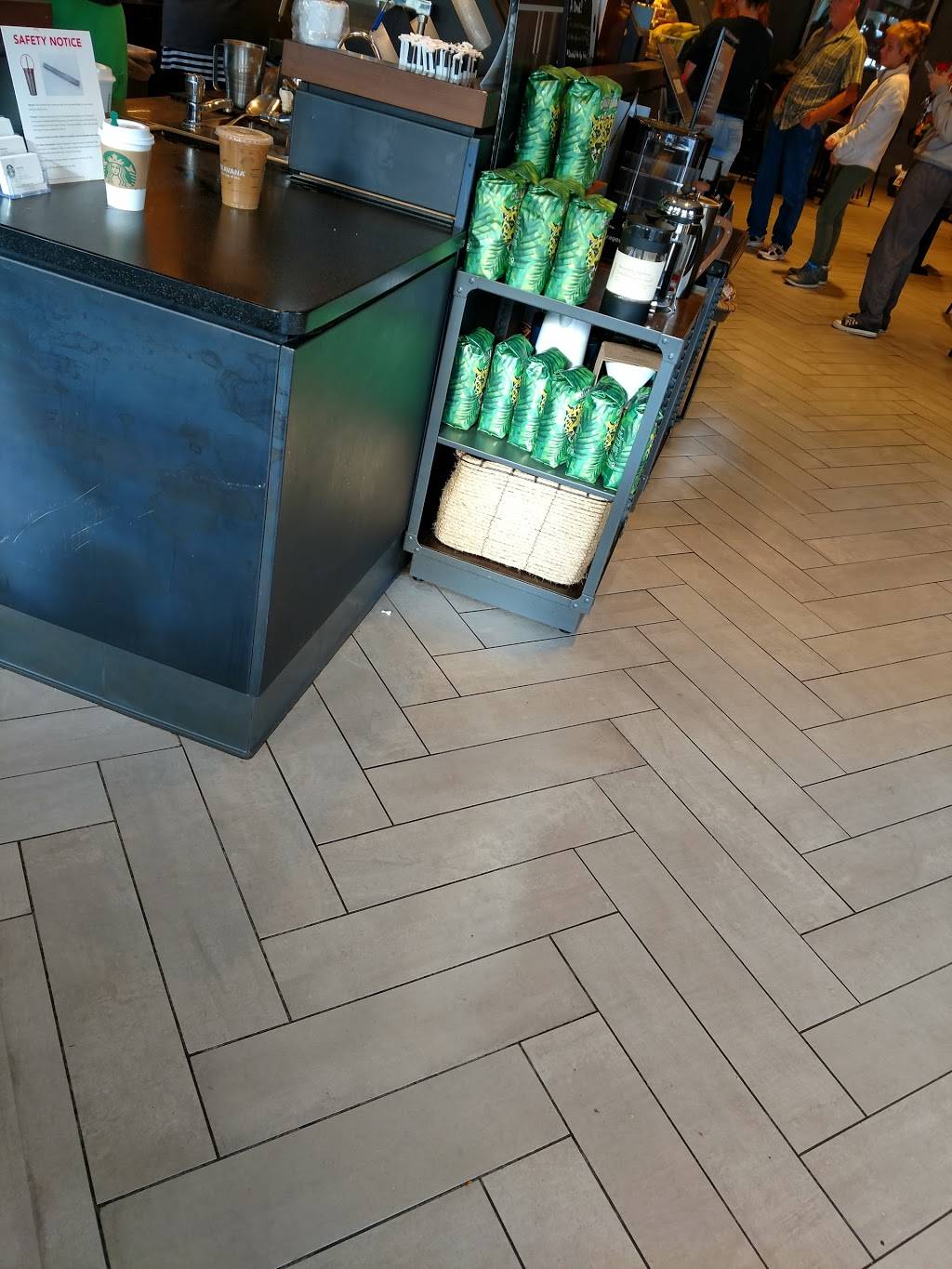 Starbucks | cafe | 1585 N National Rd, Columbus, IN 47201, USA | 8123140934 OR +1 812-314-0934