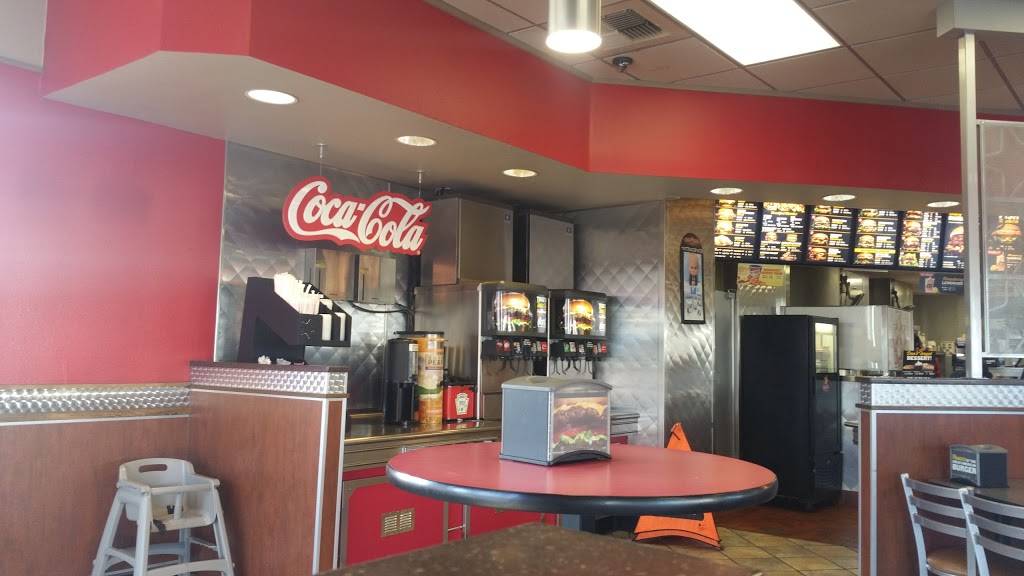 Carls Jr./Green Burrito | restaurant | 8271 Warner Ave, Huntington Beach, CA 92647, USA | 7148481206 OR +1 714-848-1206