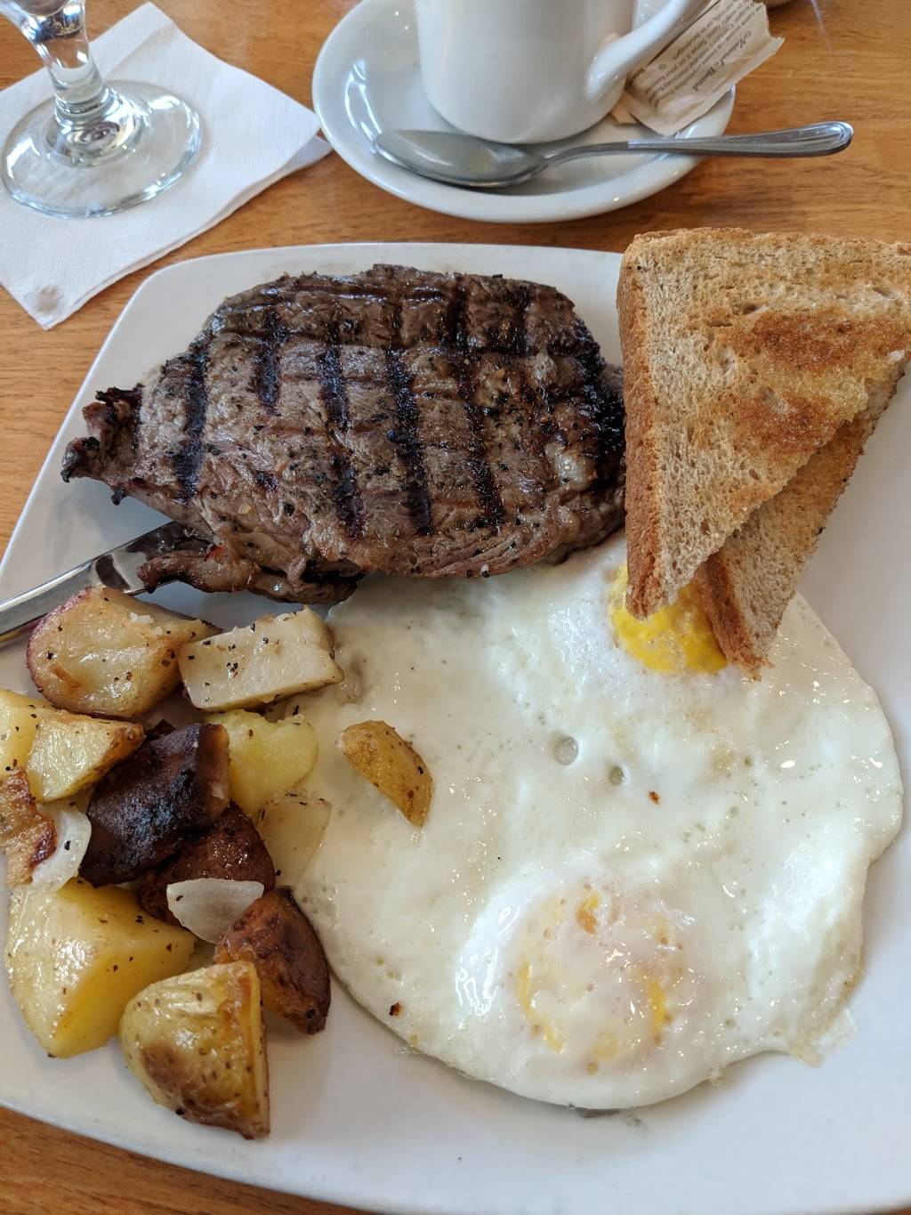 Cheddar Box Too | restaurant | 109 Chenoweth Ln, Louisville, KY 40207, USA | 5028961133 OR +1 502-896-1133