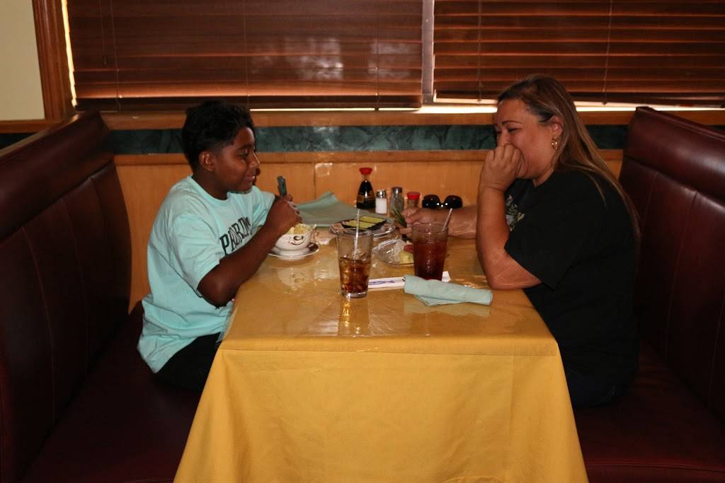 Lemongrass Thai & Sushi | restaurant | 2435 Wynnton Rd, Columbus, GA 31906, USA | 7069926409 OR +1 706-992-6409