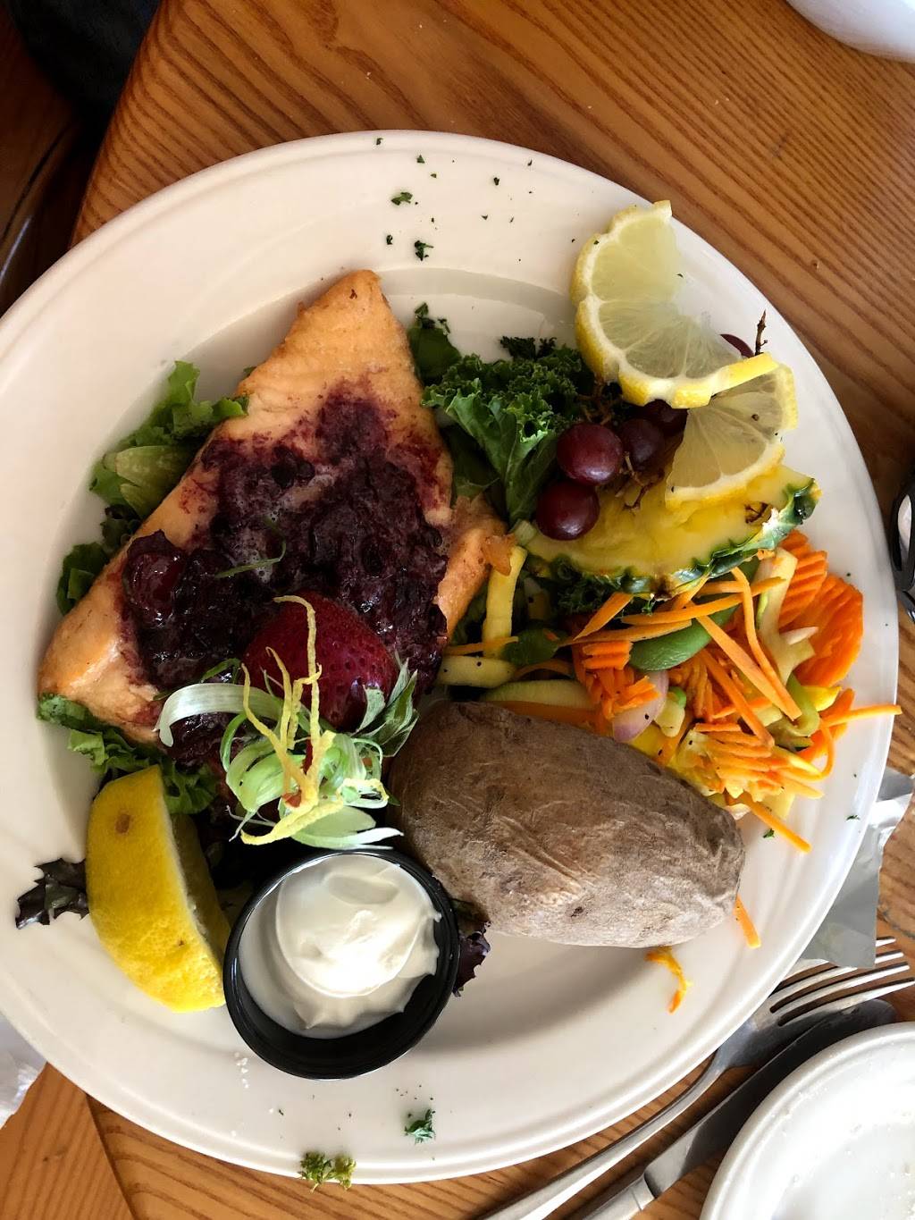 Shoreline Restaurant | restaurant | 12747 WI-42, Ellison Bay, WI 54210, USA | 9208542950 OR +1 920-854-2950