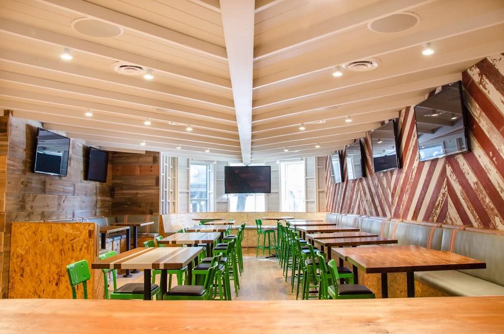 Gaslight Bar & Grille | restaurant | 2450 N Clark St, Chicago, IL 60614, USA | 7739297759 OR +1 773-929-7759