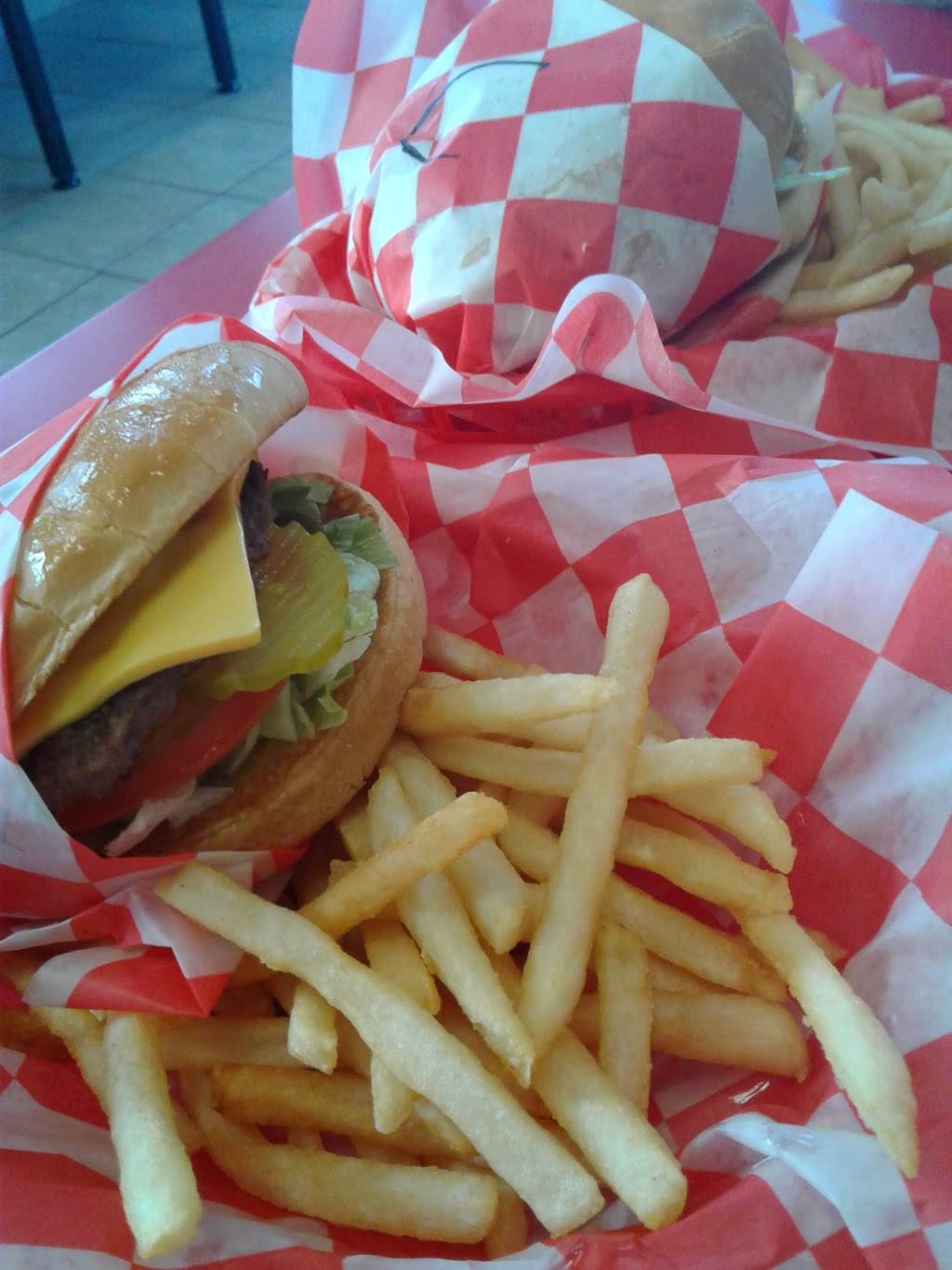 Dairy Land | restaurant | 310 Cavalcade St, Houston, TX 77009, USA | 7136956507 OR +1 713-695-6507