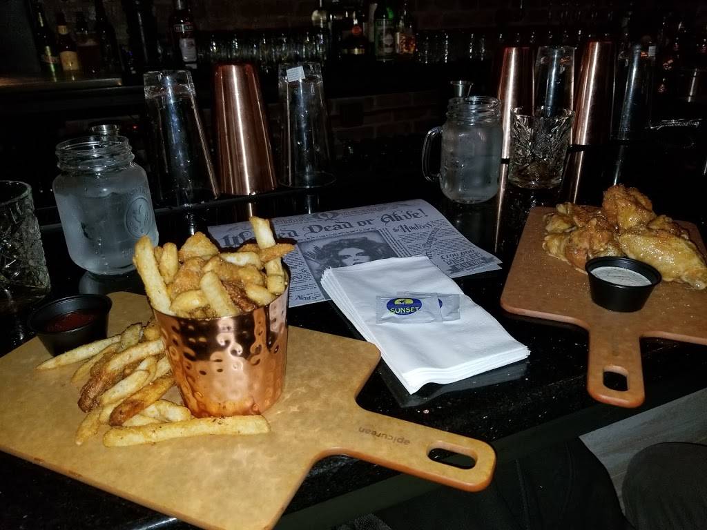 THE HUNTRESS whiskey n’ wings | restaurant | 2403 41st Ave, Long Island City, NY 11101, USA | 7186852922 OR +1 718-685-2922