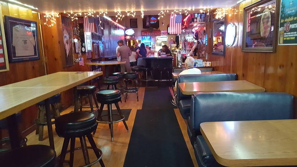 Dannys Palm Bar & Grill | restaurant | 965 Orange Ave, Coronado, CA 92118, USA | 6194353171 OR +1 619-435-3171