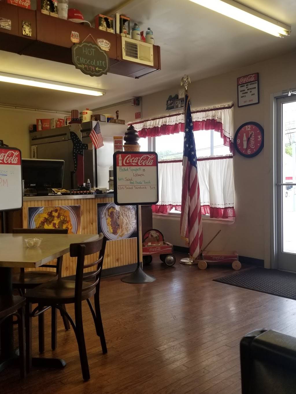 Hopes Cafe On The Boulevard | cafe | 3327 Garden City Blvd SE, Roanoke, VA 24014, USA | 5404272200 OR +1 540-427-2200