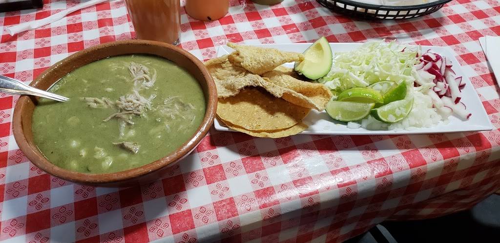 Pozoleria "Iguala" | restaurant | 3835 W Fullerton Ave, Chicago, IL 60647, USA | 7736979245 OR +1 773-697-9245