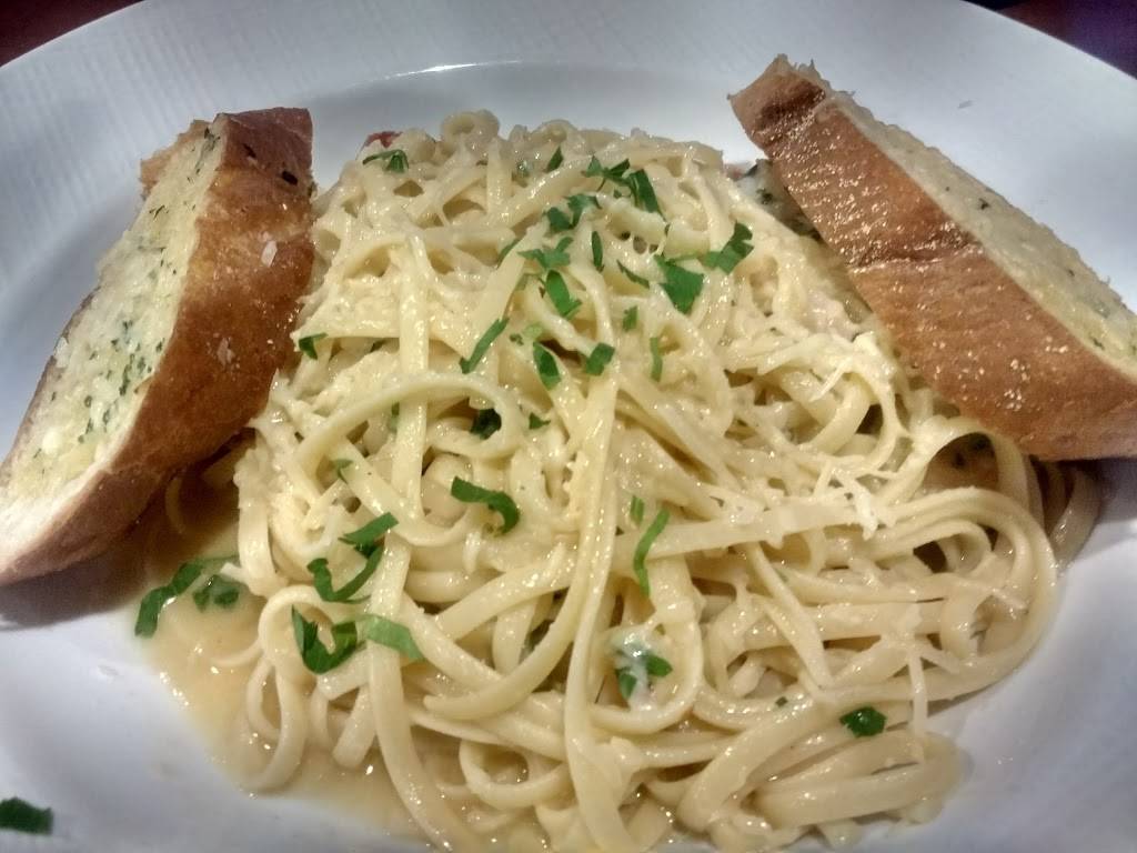 Lunas Italian & Latin Cuisine | restaurant | 945 Saratoga St, Boston, MA 02128, USA | 6174185321 OR +1 617-418-5321