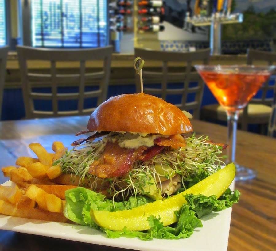 Blue Hills Grille | restaurant | 2790 Washington St, Canton, MA 02021, USA | 3392374700 OR +1 339-237-4700