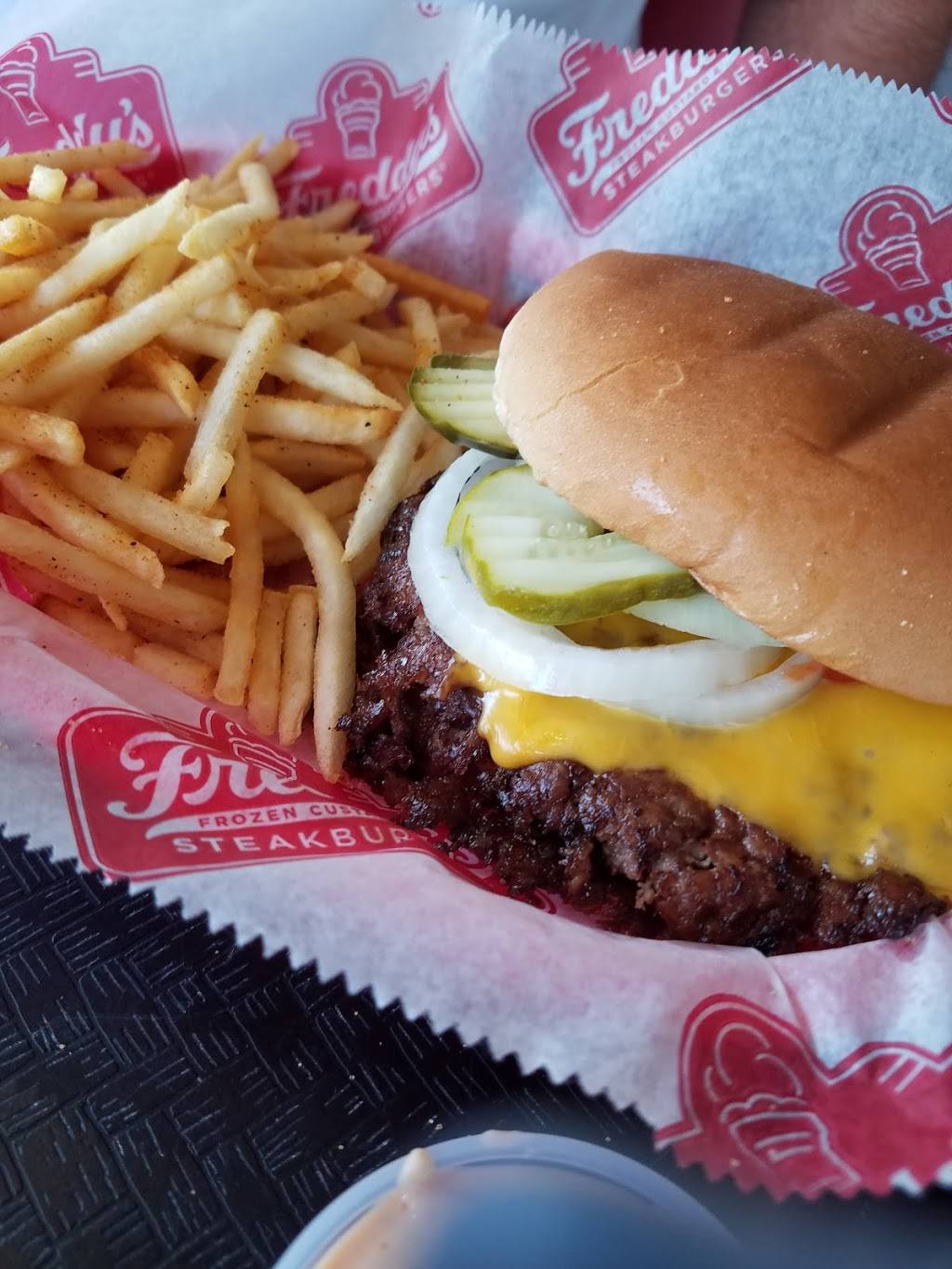 Freddys Frozen Custard & Steakburgers | restaurant | 4929 W Bell Rd, Glendale, AZ 85308, USA | 6028432663 OR +1 602-843-2663