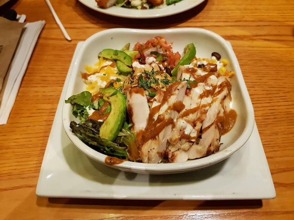 Chilis Grill & Bar | meal takeaway | 425 Washington Blvd, Jersey City, NJ 07310, USA | 2012391064 OR +1 201-239-1064