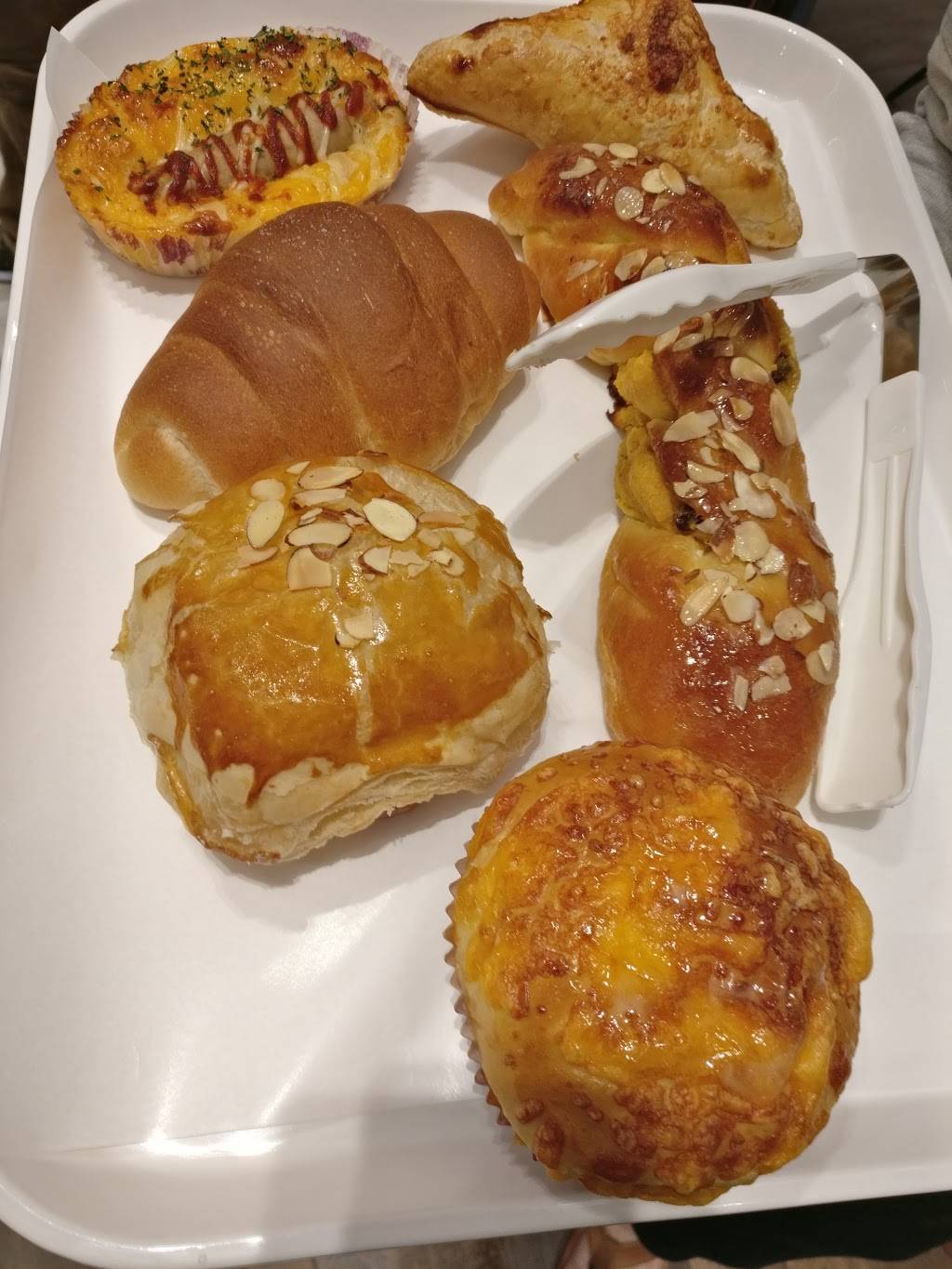 85C Bakery Cafe - Pleasanton | bakery | 2725 Stoneridge Dr #101, Pleasanton, CA 94588, USA | 9252011775 OR +1 925-201-1775