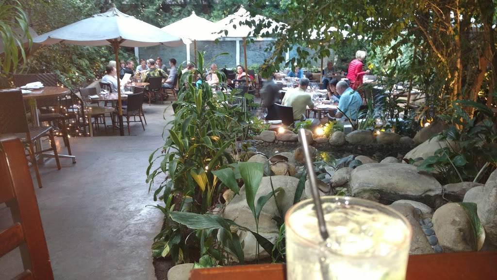 Michaels | restaurant | 1147 3rd St, Santa Monica, CA 90403, USA | 3104510843 OR +1 310-451-0843