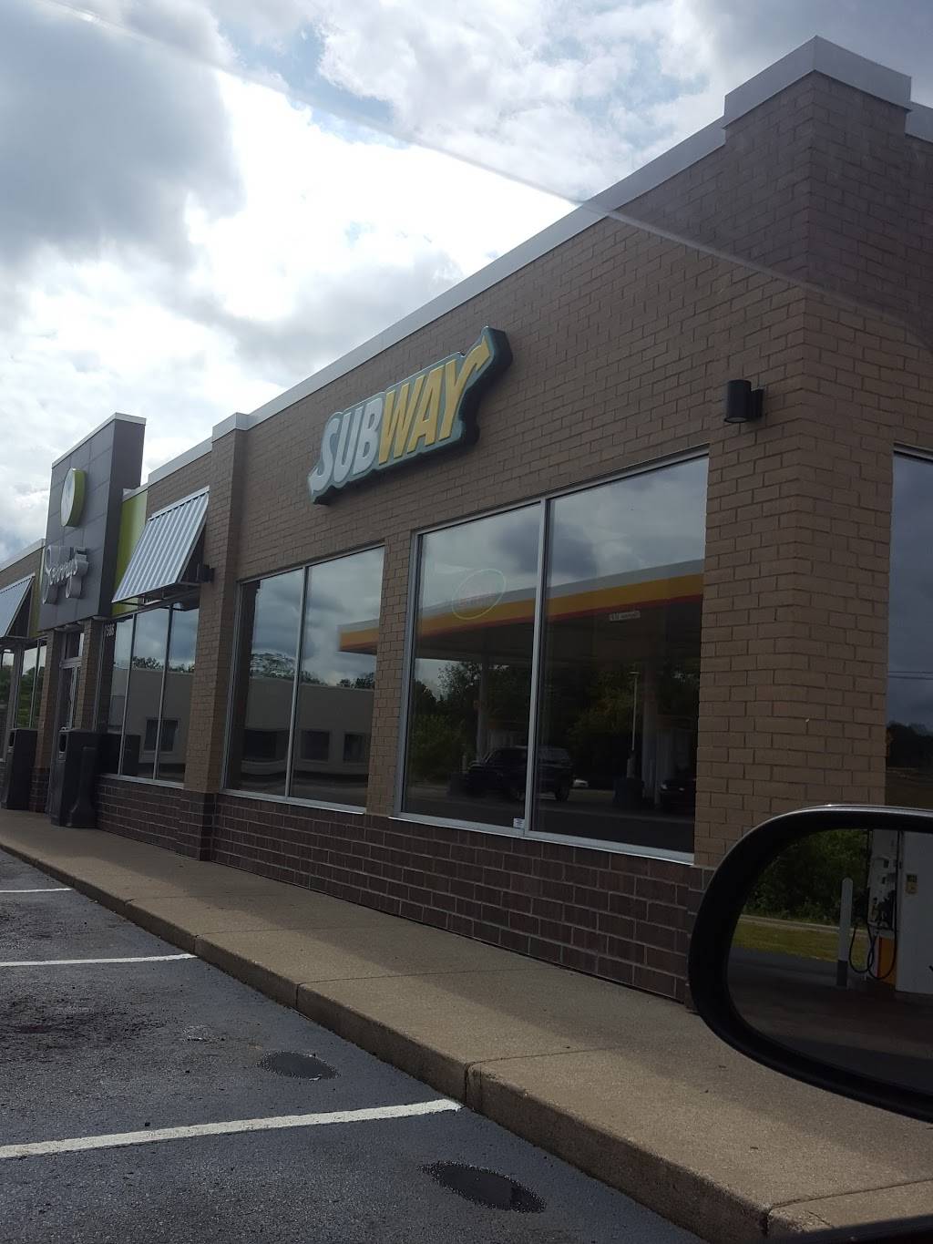 Subway | restaurant | 7586 B Dr N, Battle Creek, MI 49014, USA | 2699791668 OR +1 269-979-1668