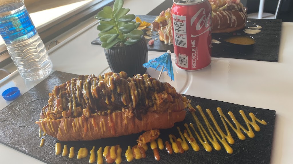 Luccianos Gourmet Dogs | restaurant | 318 Mid Rivers Mall Dr Suite E, St Peters, MO 63376, USA | 6363871090 OR +1 636-387-1090