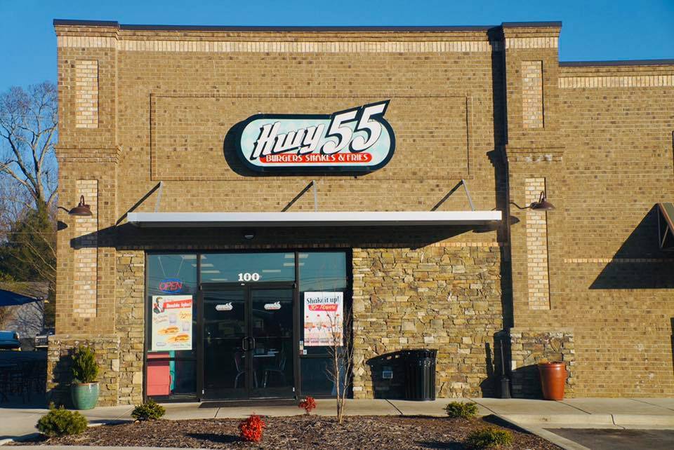 Hwy 55 Burgers Shakes & Fries | restaurant | 1015 Rockford St #100, Mt Airy, NC 27030, USA | 3366730362 OR +1 336-673-0362