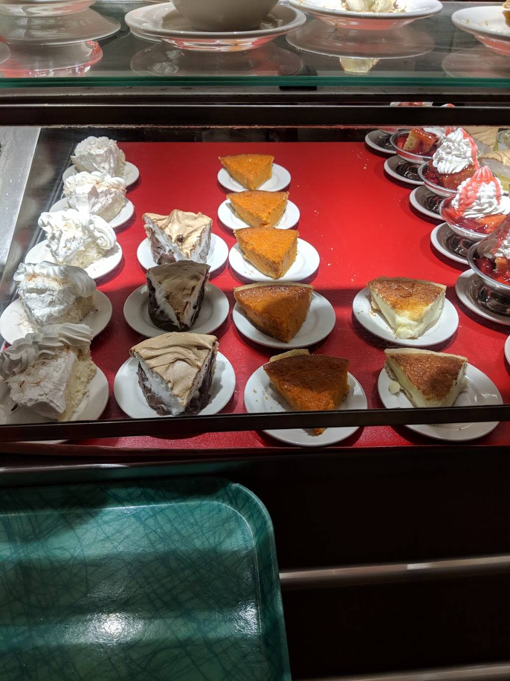 S & S Cafeteria | restaurant | 3724 Bloomfield Village Dr, Macon, GA 31206, USA | 4787885913 OR +1 478-788-5913