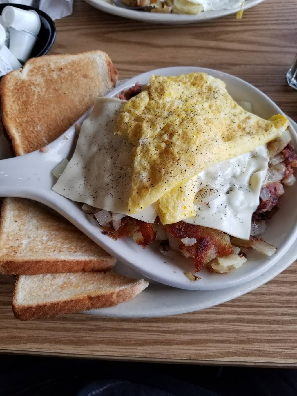 Broadway Cafe | restaurant | 223 S Broadway St, Butler, IN 46721, USA | 2608685523 OR +1 260-868-5523