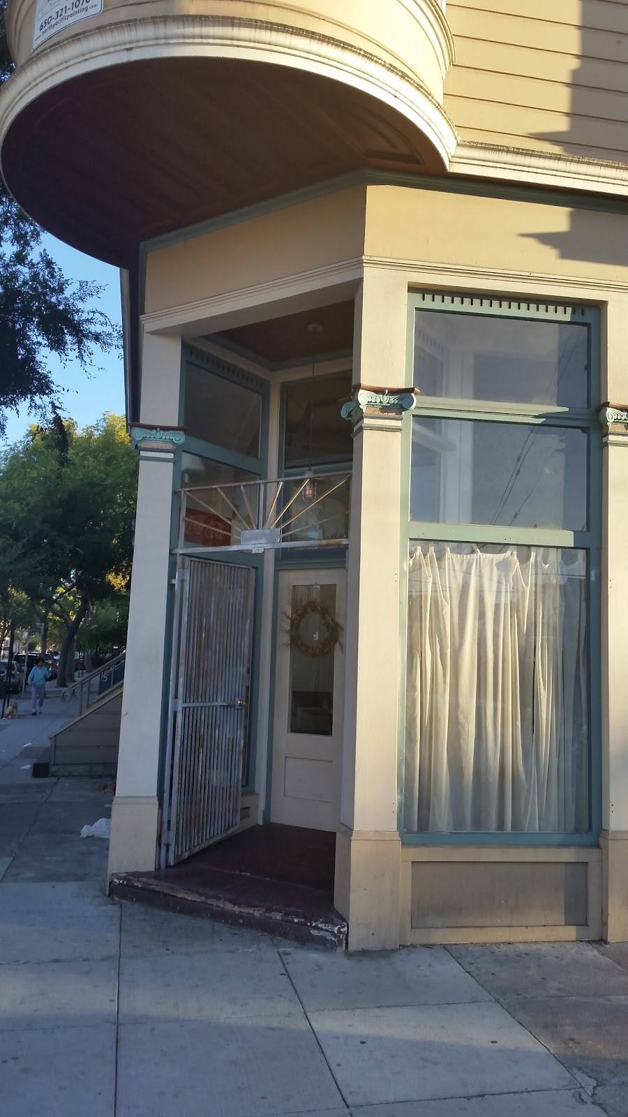 Heirloom Café | restaurant | 2500 Folsom St, San Francisco, CA 94110, USA | 4158212500 OR +1 415-821-2500