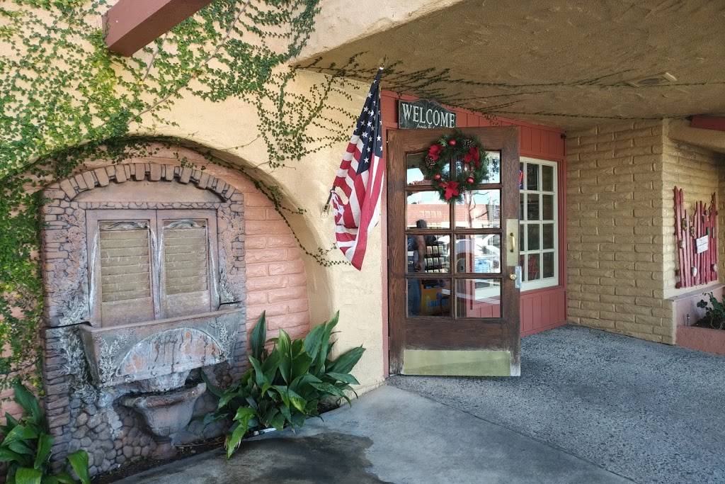 Hunnys Restaurant | restaurant | 402 S Main St, Corona, CA 92882, USA | 9517357020 OR +1 951-735-7020