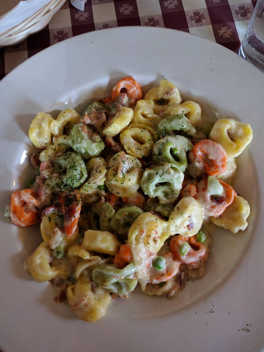 Vivere Italian Restaurant | restaurant | 1000 E Rawson Ave, Oak Creek, WI 53154, USA | 4145745128 OR +1 414-574-5128