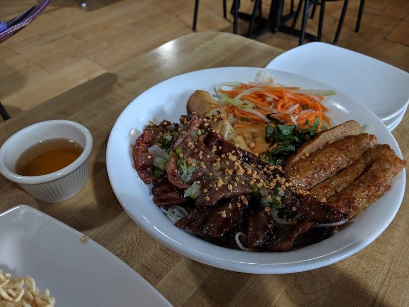 PHO CALI II | restaurant | 1915 Pine Ave, Niagara Falls, NY 14301, USA | 7162997117 OR +1 716-299-7117